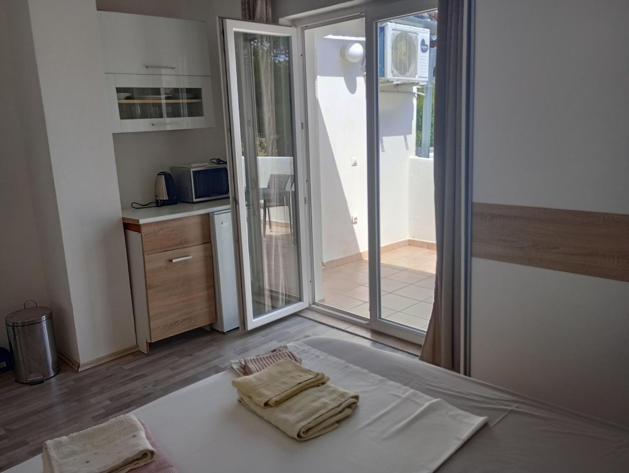 פרמנטורה Apartments And Rooms Camelia מראה חיצוני תמונה